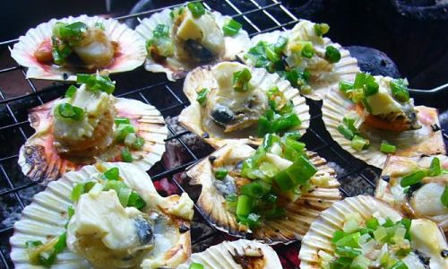 scallops with a Dressing of Spring-Onion Oil
