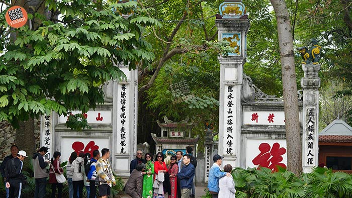 Exploring the Beauty of Ngoc Son Temple in Hanoi