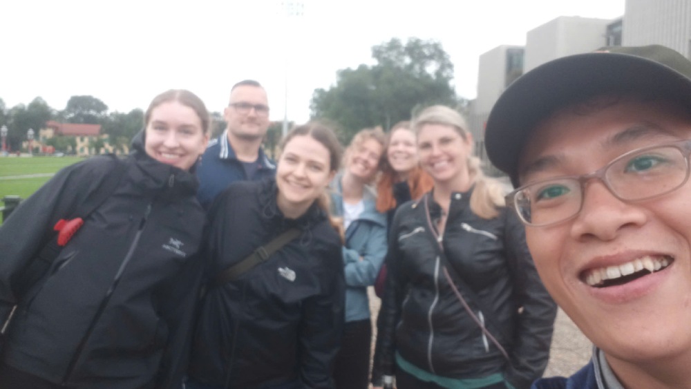 Hanoi City Highlights Stadtrundgang mit Gaesten beim Besuch des Literaturtempels und des Ho Chi Minh Mausoleums