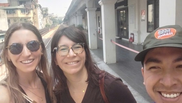 Tour-A-Pie-Hanoi-Estacion-Long-Bien-Viajeros