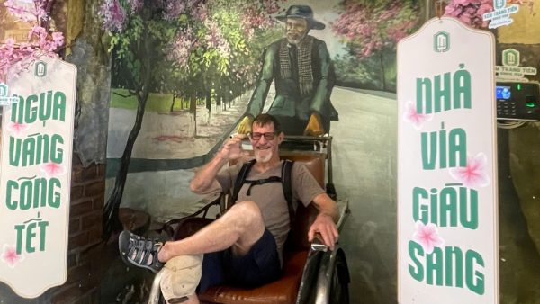 Hanoi French Quarter Walking Tour with Travelers Visiting Hoan Kiem Lake and the Opera House