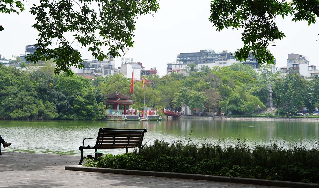 How to Explore Hanoi on Foot - Tips from Free Tour Guides