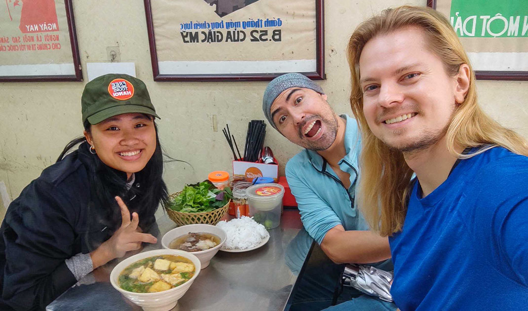 Best Street Foods in Hanoi - Ranked by Locals You Can Trust
